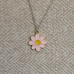 🔥LAST ONE🔥 PINK DAISY CHARM NECKLACE